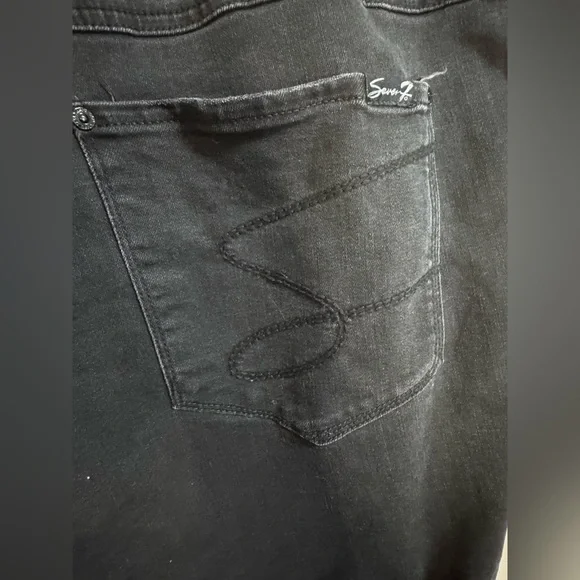 Seven7 Black Denim Jeans with Knee Holes - Picture 4 of 4